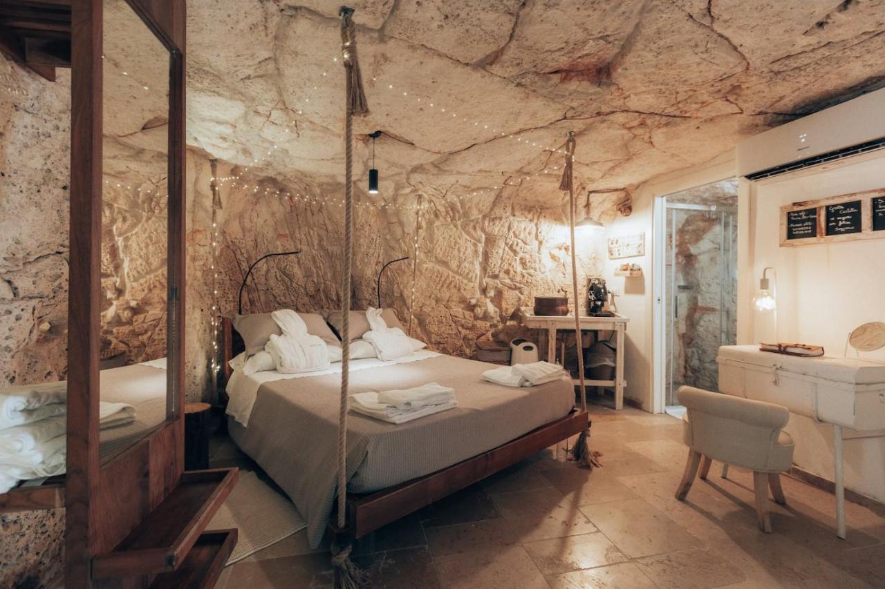 Grotta Carlotta Bed & Breakfast Ostuni Eksteriør bilde