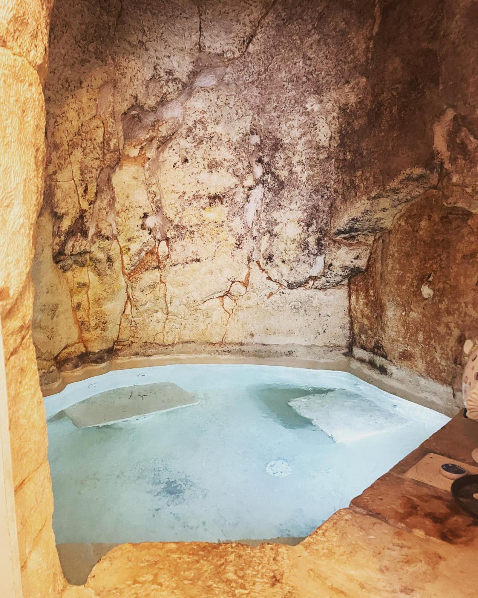 Grotta Carlotta Bed & Breakfast Ostuni Eksteriør bilde